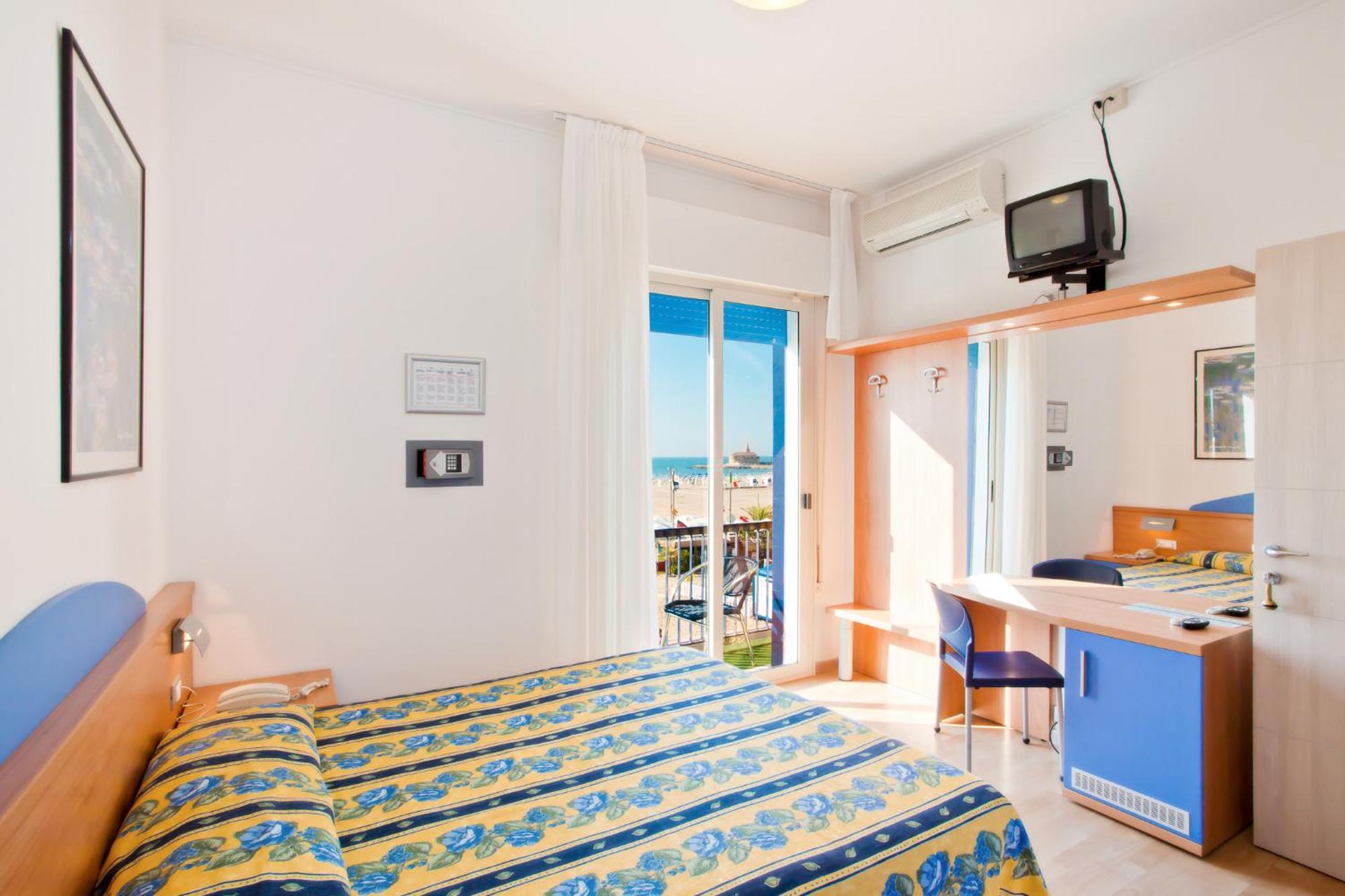 Hotel Riviera กาออร์เล ภายนอก รูปภาพ