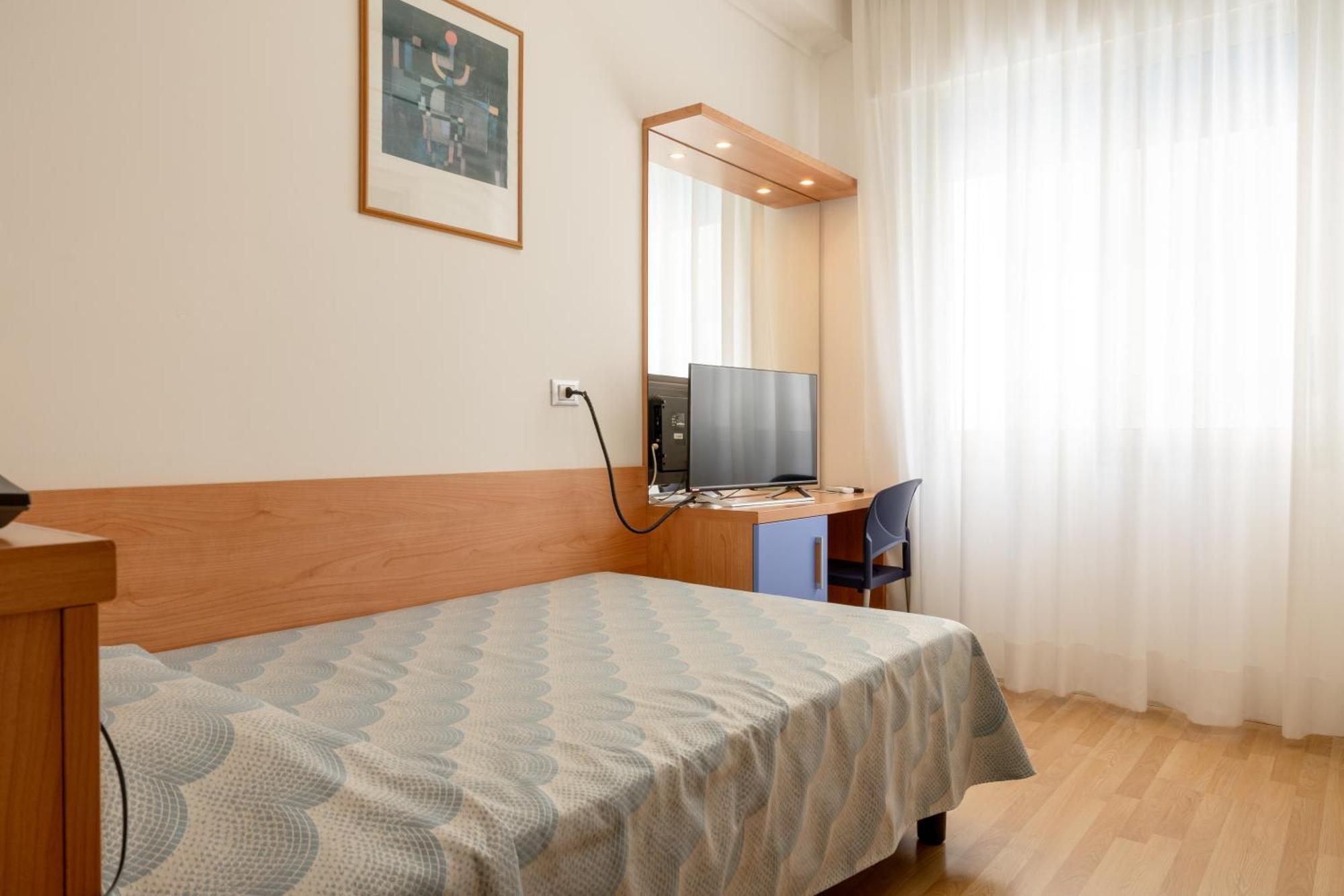 Hotel Riviera กาออร์เล ภายนอก รูปภาพ